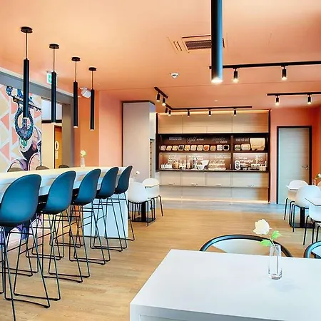 B&B Hotel Bamberg 호텔 *